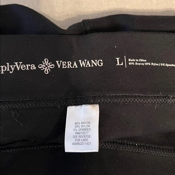 Simply Vera Wang black leggings/skinny pants. Like new. Large - Picture 6 of 6